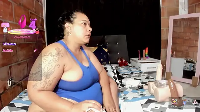 Snapshot of Sofie-Storm chatting on 12.02.25 Sofie-Storm online show from 12.02.25