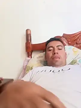 Snapshot of Diego_leon27 chatting on 02.18.25 Diego leon27 online show from 02.18.25