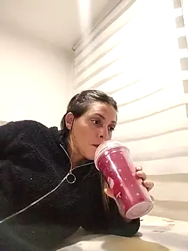 Snapshot of Mia_Hampton chatting on 02.08.25 Mia Hampton online show from 02.08.25