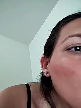 Snapshot of Mia_Hampton chatting on 02.28.25 Mia Hampton online show from 02.28.25