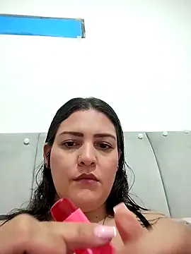 Mia Hampton online show from 04.05.26