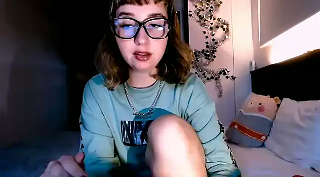 Cosmo Riri online show from 12.29.24