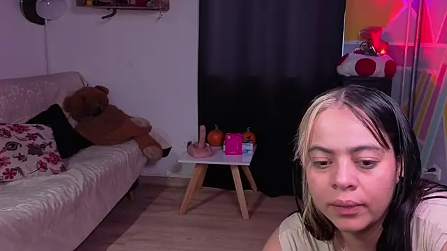 Snapshot of Cuttiealice chatting on 11.09.25 Cuttiealice online show from 11.09.25