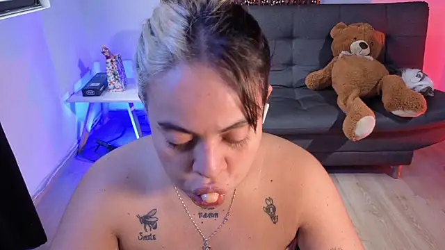 Snapshot of Cuttiealice chatting on 01.14.26 Cuttiealice online show from 01.14.26