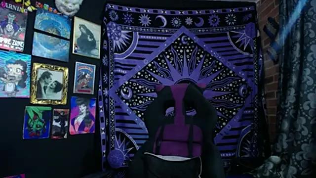 Yourmadame P online show from 10.23.25