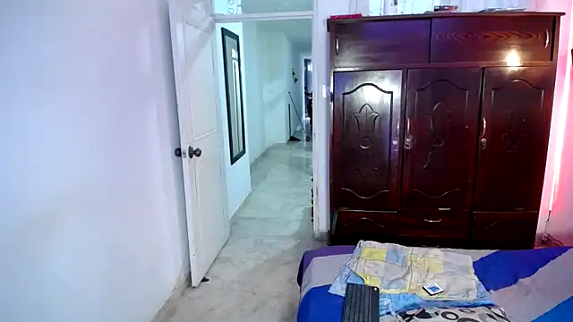 ivonne  hott1 online show from 03.07.25