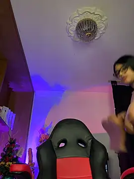 Snapshot of monroe_777 chatting on 01.01.25 monroe 777 online show from 01.01.25