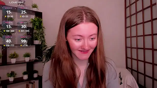 Snapshot of KateCuddle chatting on 05.27.26 KateCuddle online show from 05.27.26