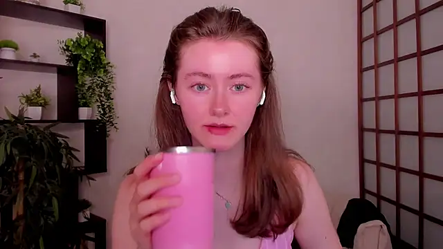 KateCuddle online show from 07.03.26