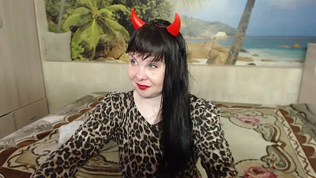 Snapshot of Aphelandra chatting on 03.15.25 Aphelandra online show from 03.15.25