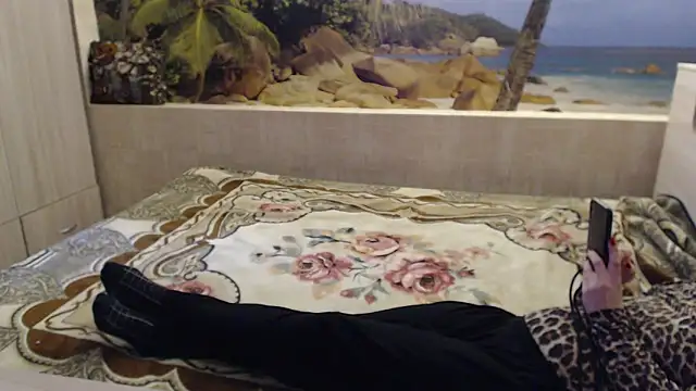 Snapshot of Aphelandra chatting on 03.18.25 Aphelandra online show from 03.18.25