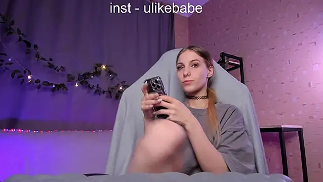 Snapshot of Anna_Fink chatting on 02.18.25 Anna Fink online show from 02.18.25