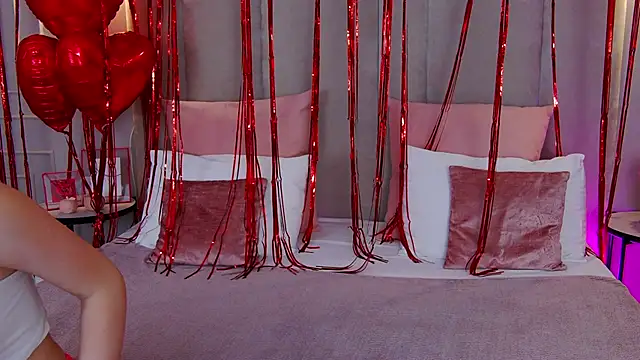 Betty Bridge online show from 02.11.25