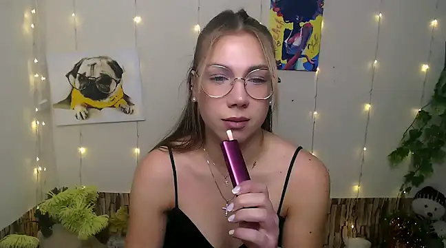 Snapshot of Sport_Tall_Doll chatting on 12.23.24 Sport Tall Doll online show from 12.23.24