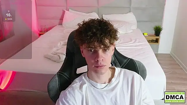 cute thomas online show from 02.04.25