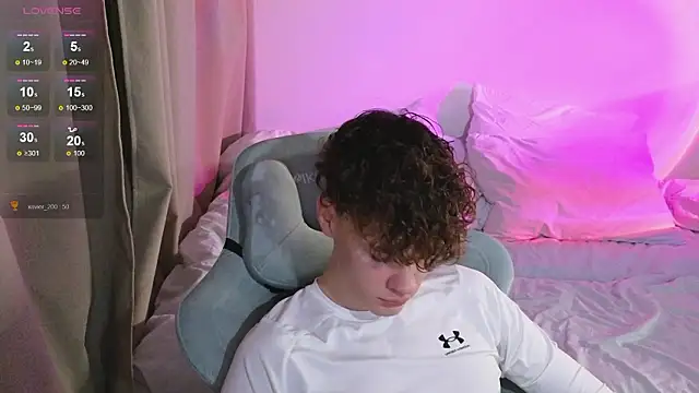 cute thomas online show from 03.18.26