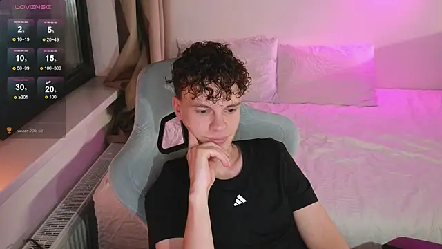 Snapshot of cute_thomas chatting on 07.21.26 cute thomas online show from 07.21.26