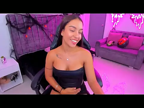 xiomara  cortes online show from 10.27.25