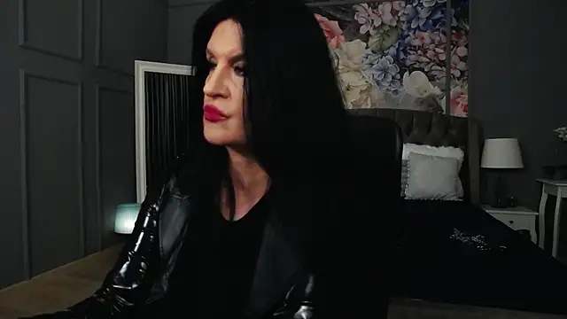 DomMelissaW online show from 10.28.25