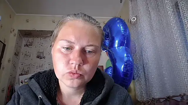 Snapshot of dream_alexa chatting on 05.17.26 dream alexa online show from 05.17.26