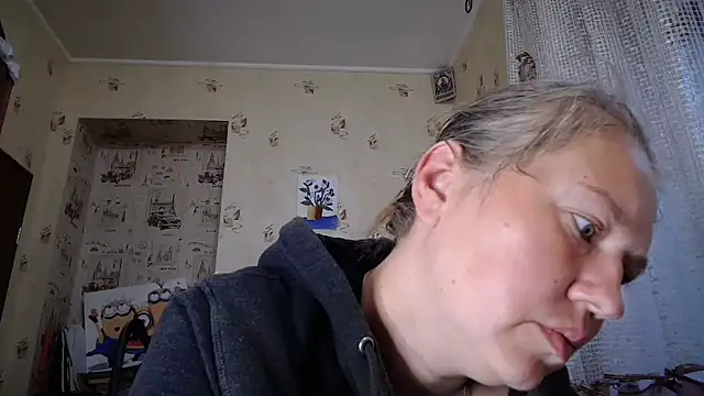 Snapshot of dream_alexa chatting on 05.30.26 dream alexa online show from 05.30.26