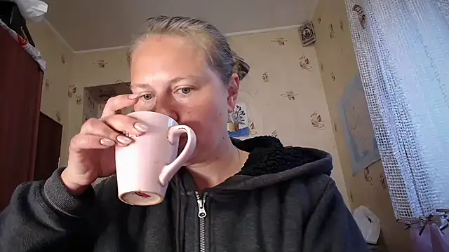 Snapshot of dream_alexa chatting on 05.31.26 dream alexa online show from 05.31.26