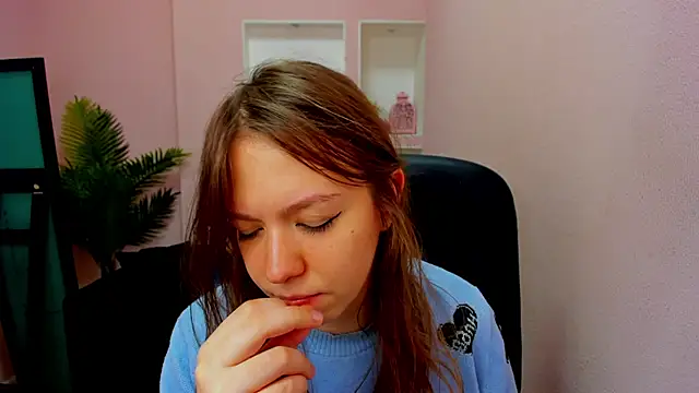 Persephoni online show from 10.12.25