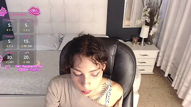 LiaVillalobos online show from 12.17.25