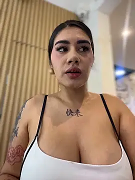 clarachanelricek online show from 12.19.25