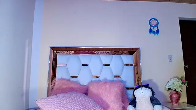 Julieth Rossi online show from 02.23.25