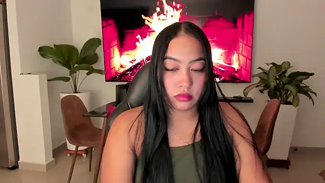 brunetenikole02 online show from 04.21.26