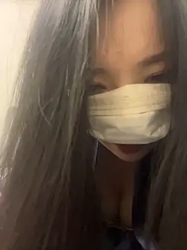 TW-qiqi online show from 12.10.24