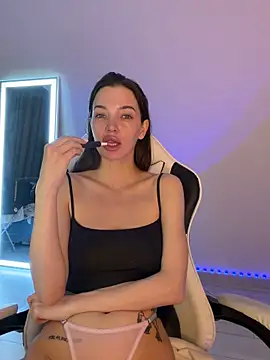 julia fly online show from 03.25.26