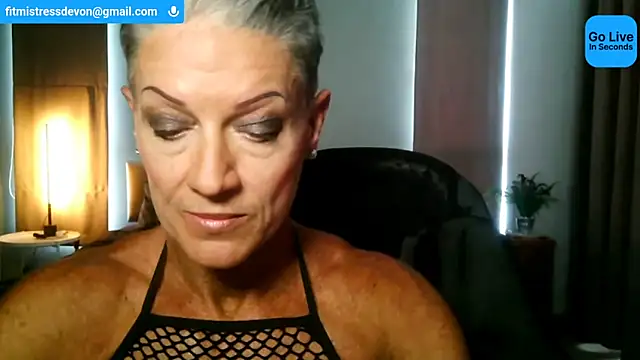 Snapshot of Devon2020 chatting on 06.15.26 Devon2020 online show from 06.15.26