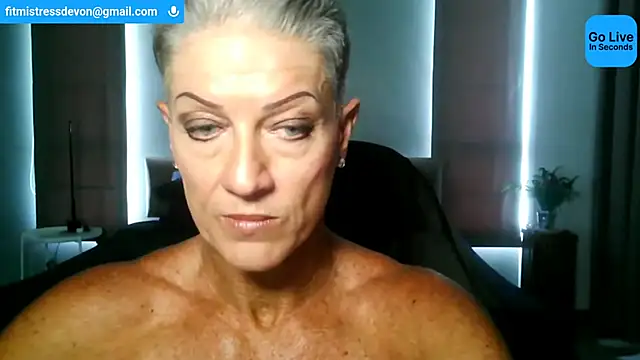Snapshot of Devon2020 chatting on 06.16.26 Devon2020 online show from 06.16.26