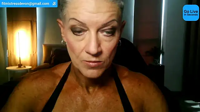 Snapshot of Devon2020 chatting on 06.19.26 Devon2020 online show from 06.19.26
