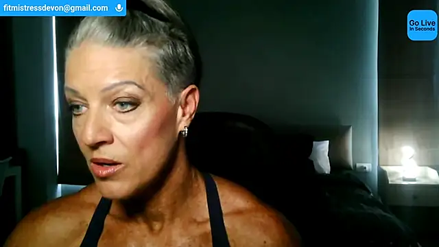 Snapshot of Devon2020 chatting on 06.29.26 Devon2020 online show from 06.29.26