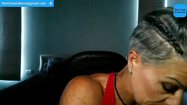 Snapshot of Devon2020 chatting on 07.18.26 Devon2020 online show from 07.18.26