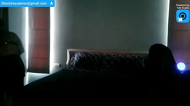 Snapshot of Devon2020 chatting on 07.19.26 Devon2020 online show from 07.19.26