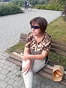 explored romantic online show from 09.17.25