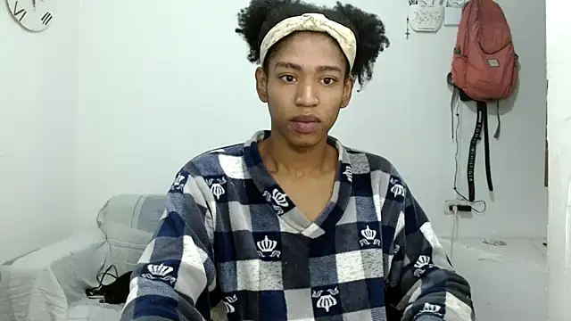 angelamarie1 online show from 10.17.25