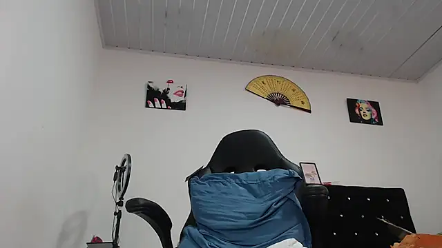 Snapshot of pamelabigcock69 chatting on 04.21.26 pamelabigcock69 online show from 04.21.26