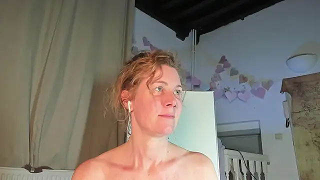 Lola Belgium online show from 03.22.25