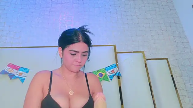 Snapshot of paola_rodriguez chatting on 06.27.26 paola rodriguez online show from 06.27.26