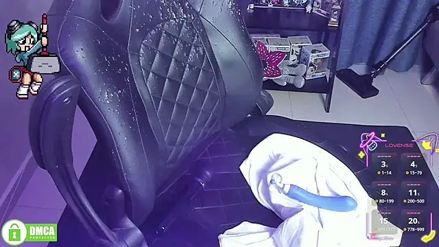 Roxy clark online show from 04.17.26