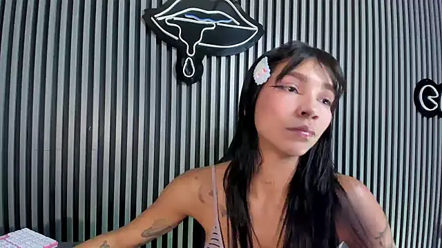 Snapshot of LauraAristizabal chatting on 02.26.25 LauraAristizabal online show from 02.26.25