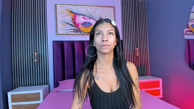 Snapshot of LauraAristizabal chatting on 03.11.25 LauraAristizabal online show from 03.11.25