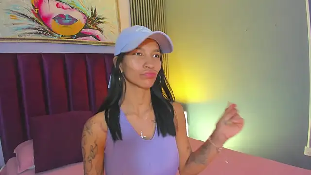 Snapshot of LauraAristizabal chatting on 02.13.26 LauraAristizabal online show from 02.13.26