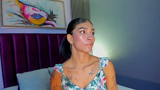 Snapshot of LauraAristizabal chatting on 04.05.26 LauraAristizabal online show from 04.05.26