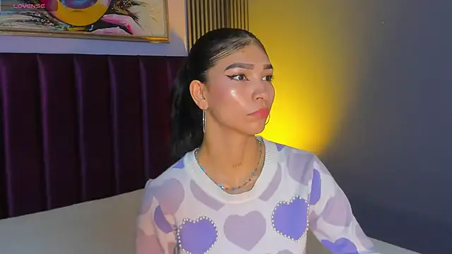 Snapshot of LauraAristizabal chatting on 04.11.26 LauraAristizabal online show from 04.11.26